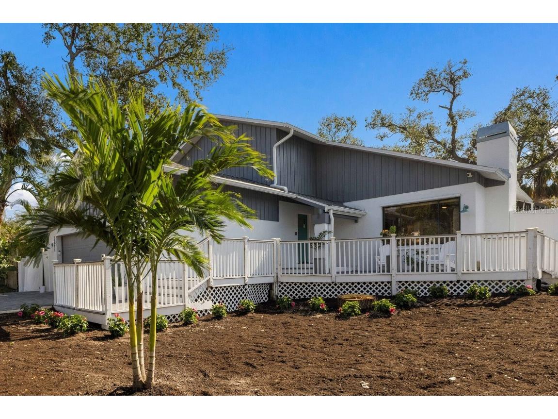 1211 N View Drive Sarasota FL 34242 A4633750 image1