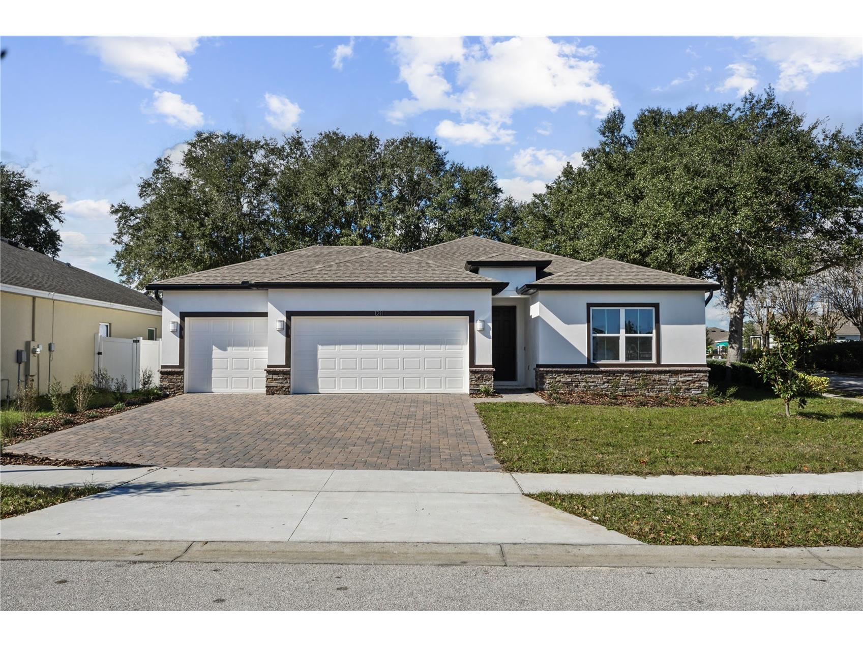 1211 Stratton Avenue Groveland FL 34736 G5107337 image1