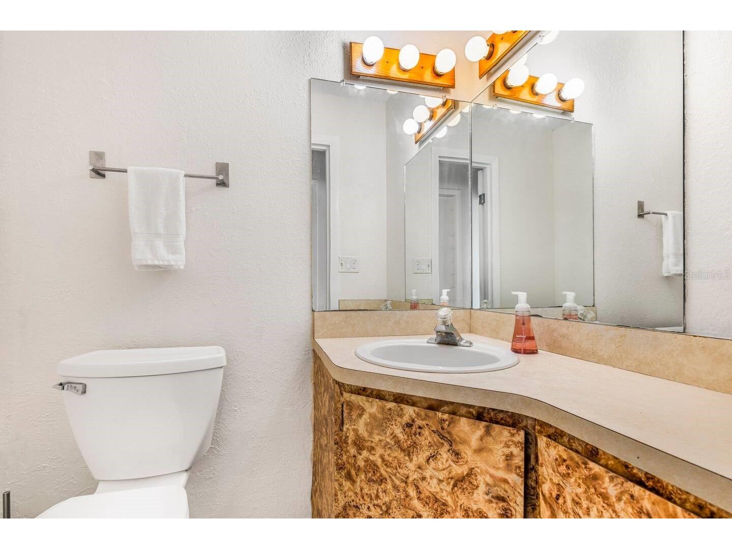 12110 93rd Way Largo FL 33773 TB8468871 image16