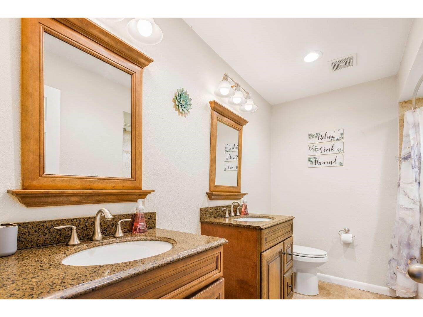 12110 93rd Way Largo FL 33773 TB8468871 image19