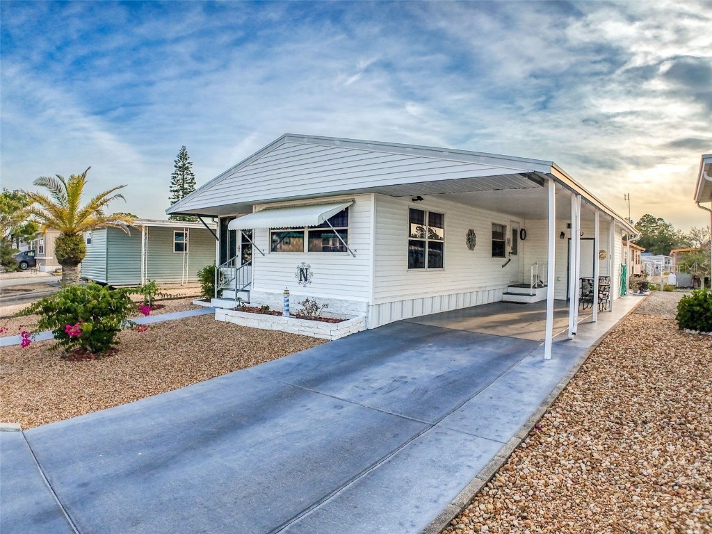 12111 Horseshoe Lane Hudson FL 34667 W7865392 image1