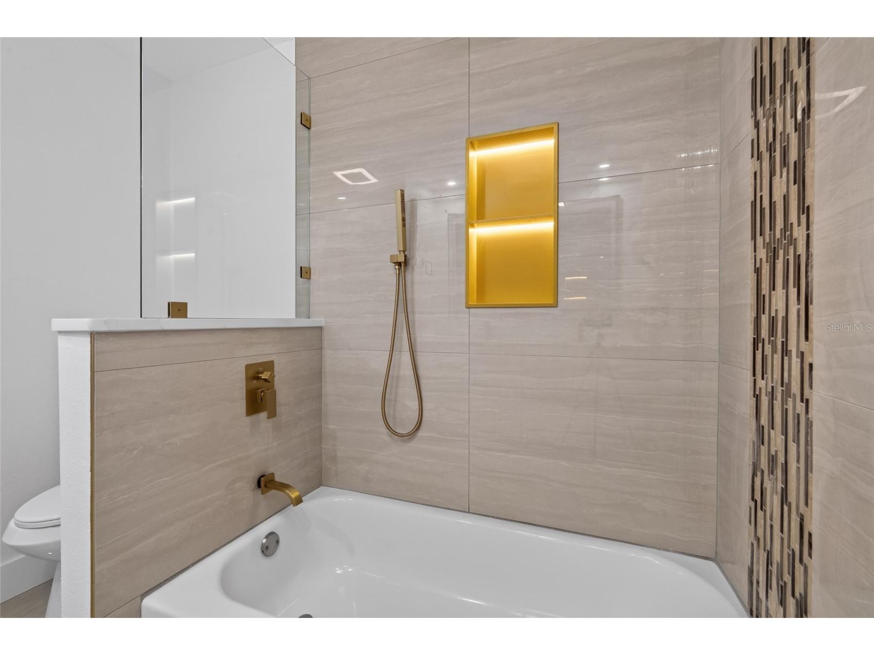 12114 Rhonda Terrace Seminole FL 33772 TB8520495 image25