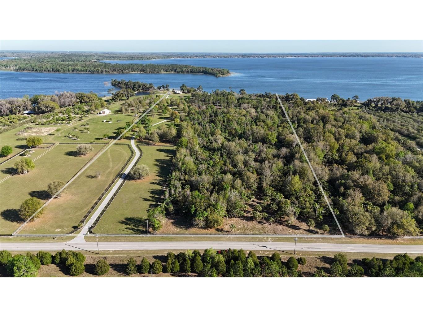 12115 SE Sunset Harbor Road Weirsdale FL 32195 - LAKE WEIR OM696243 image9