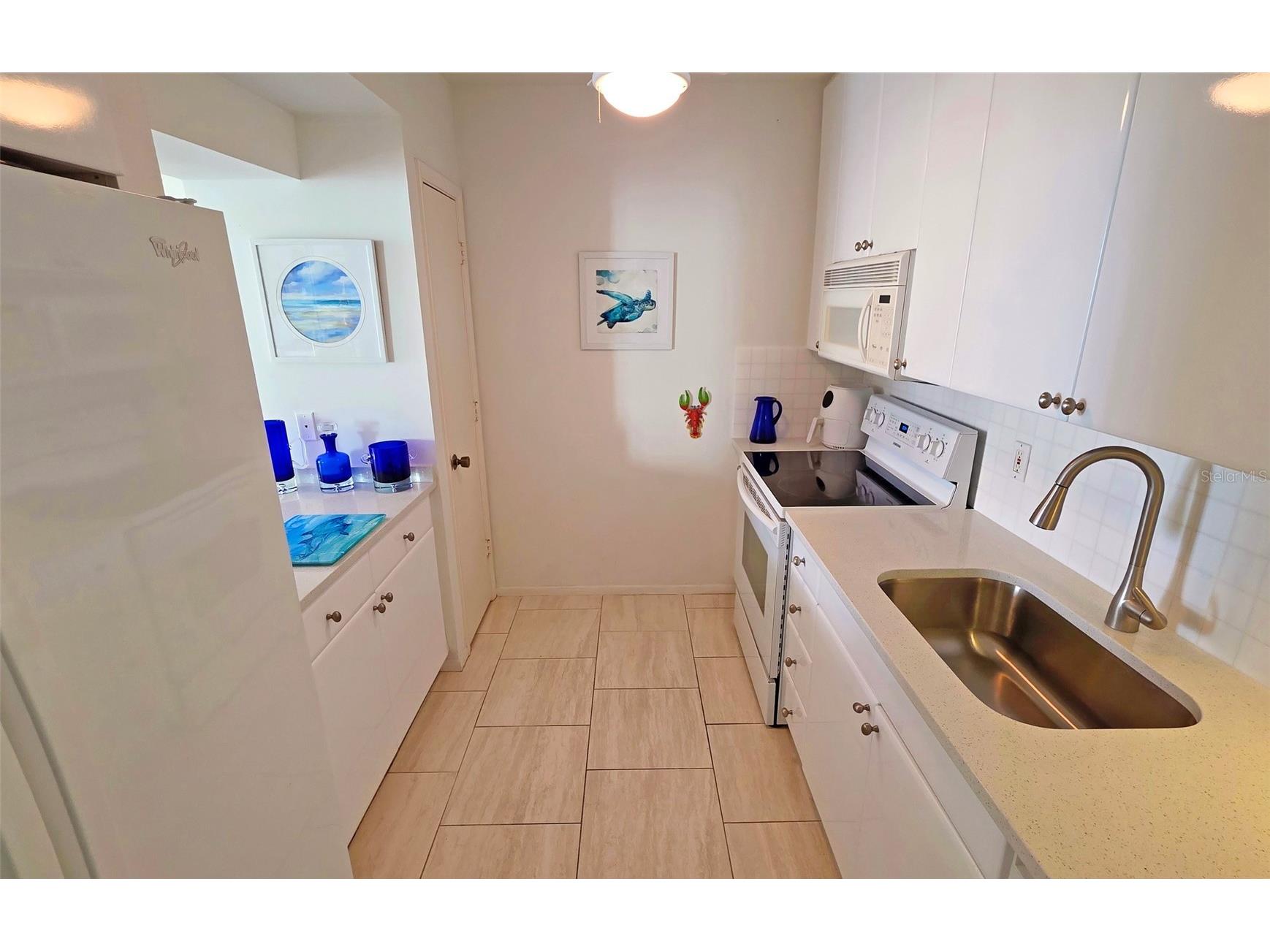 1212 Ben Franklin Drive #1205 Sarasota FL 34236 A4678386 image16
