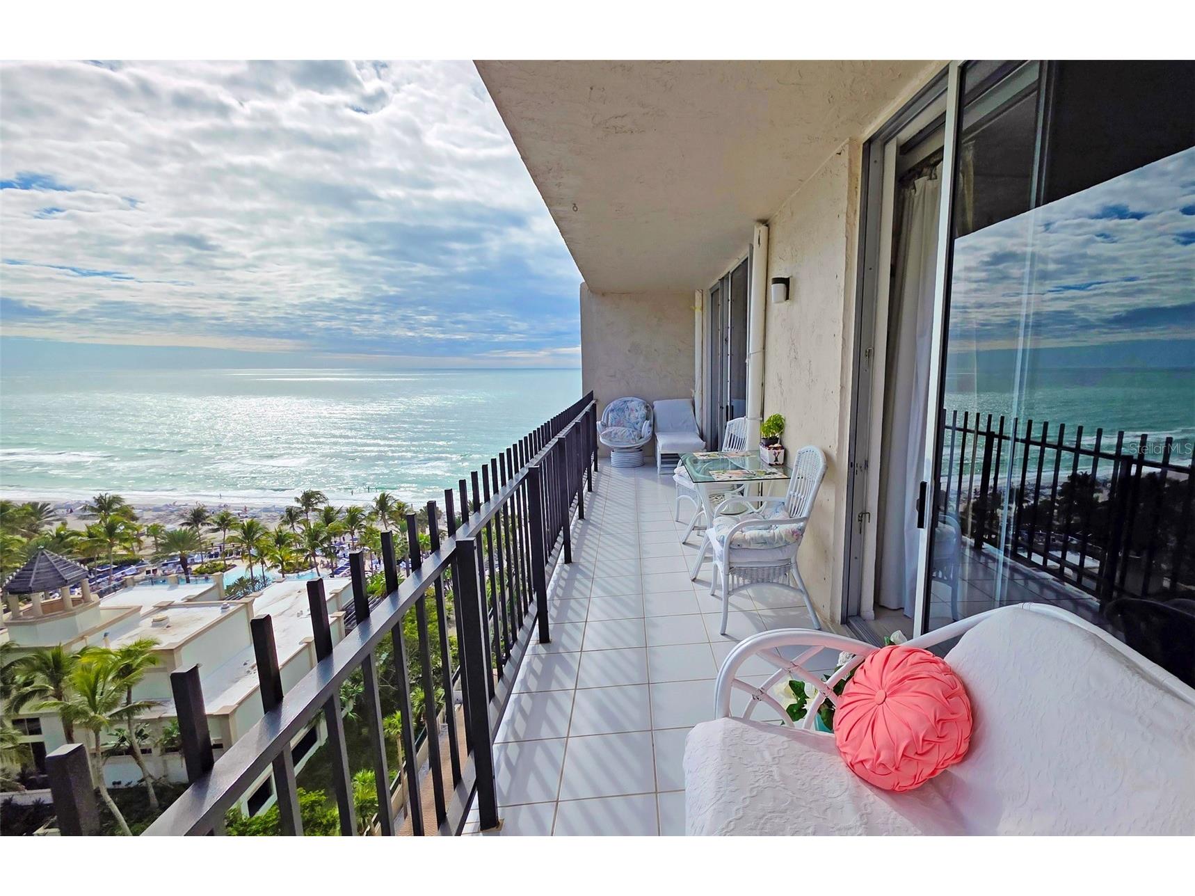 1212 Ben Franklin Drive #1205 Sarasota FL 34236 A4678386 image2