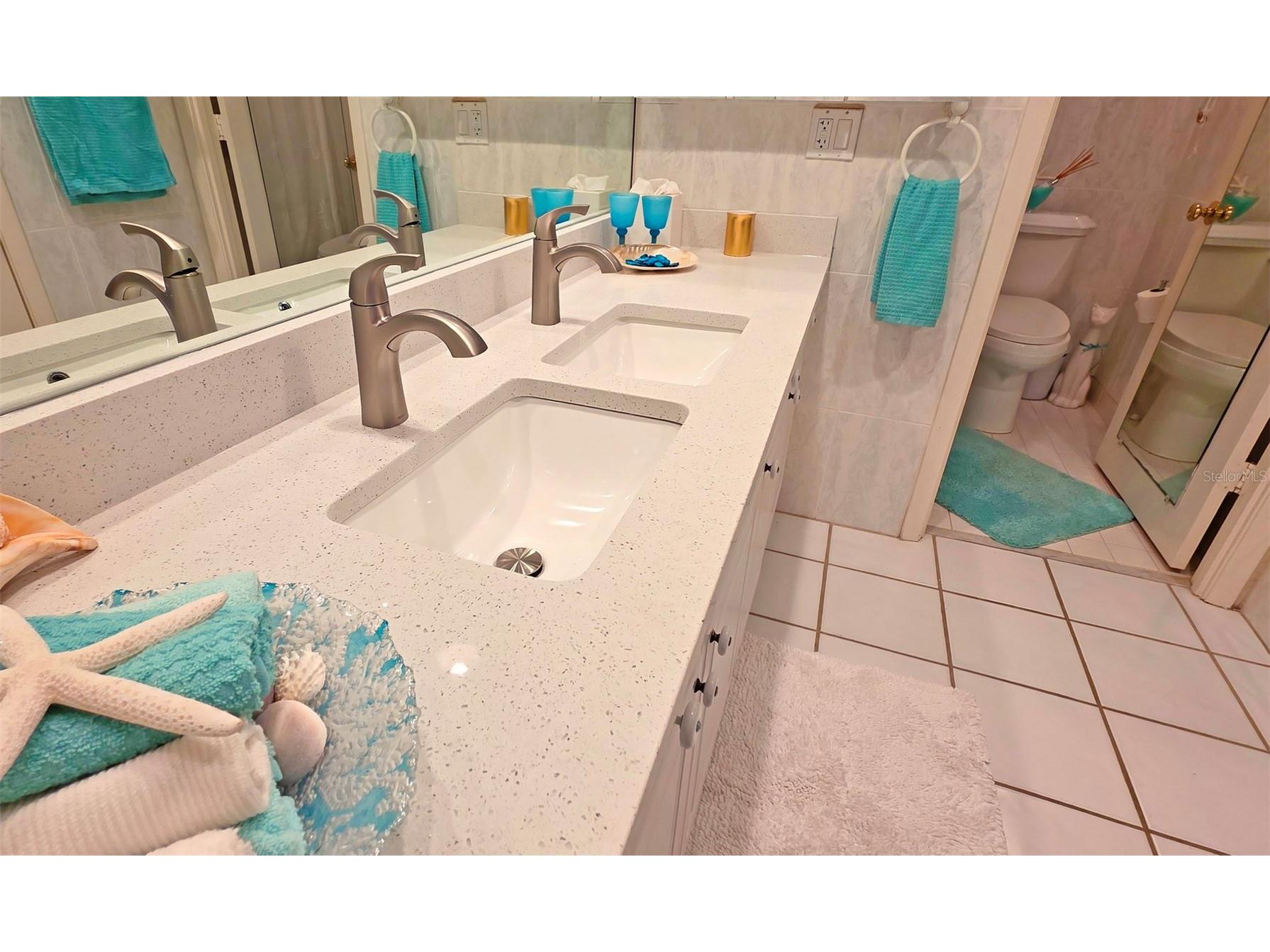 1212 Ben Franklin Drive #1205 Sarasota FL 34236 A4678386 image23