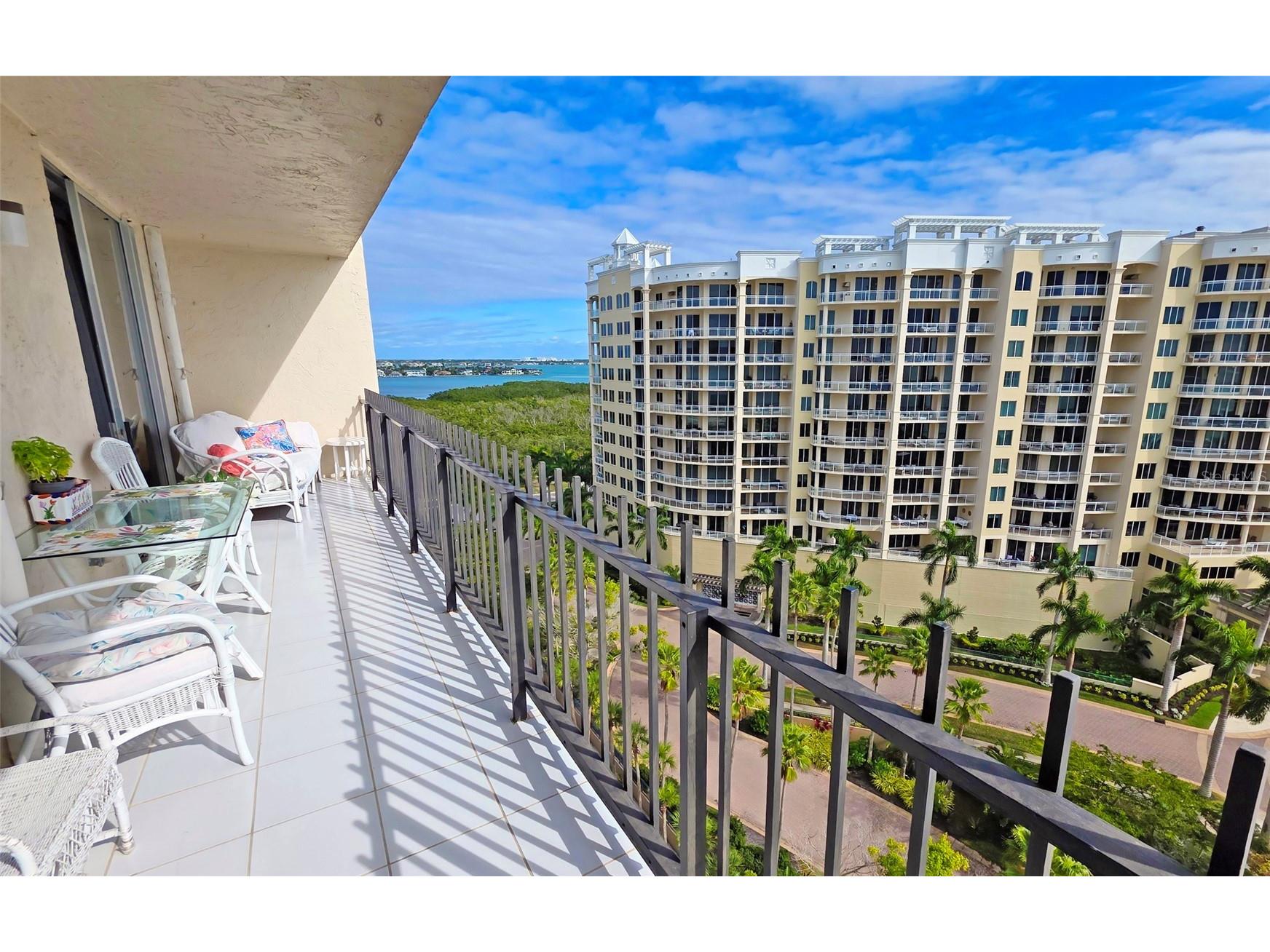 1212 Ben Franklin Drive #1205 Sarasota FL 34236 A4678386 image3