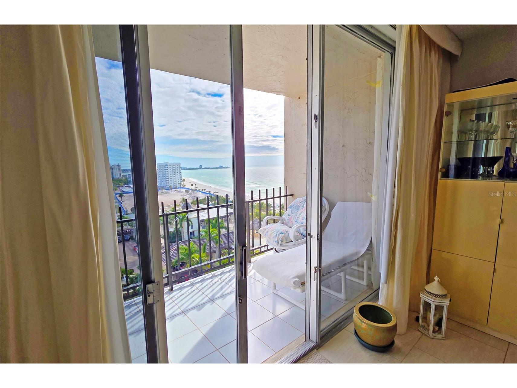1212 Ben Franklin Drive #1205 Sarasota FL 34236 A4678386 image4