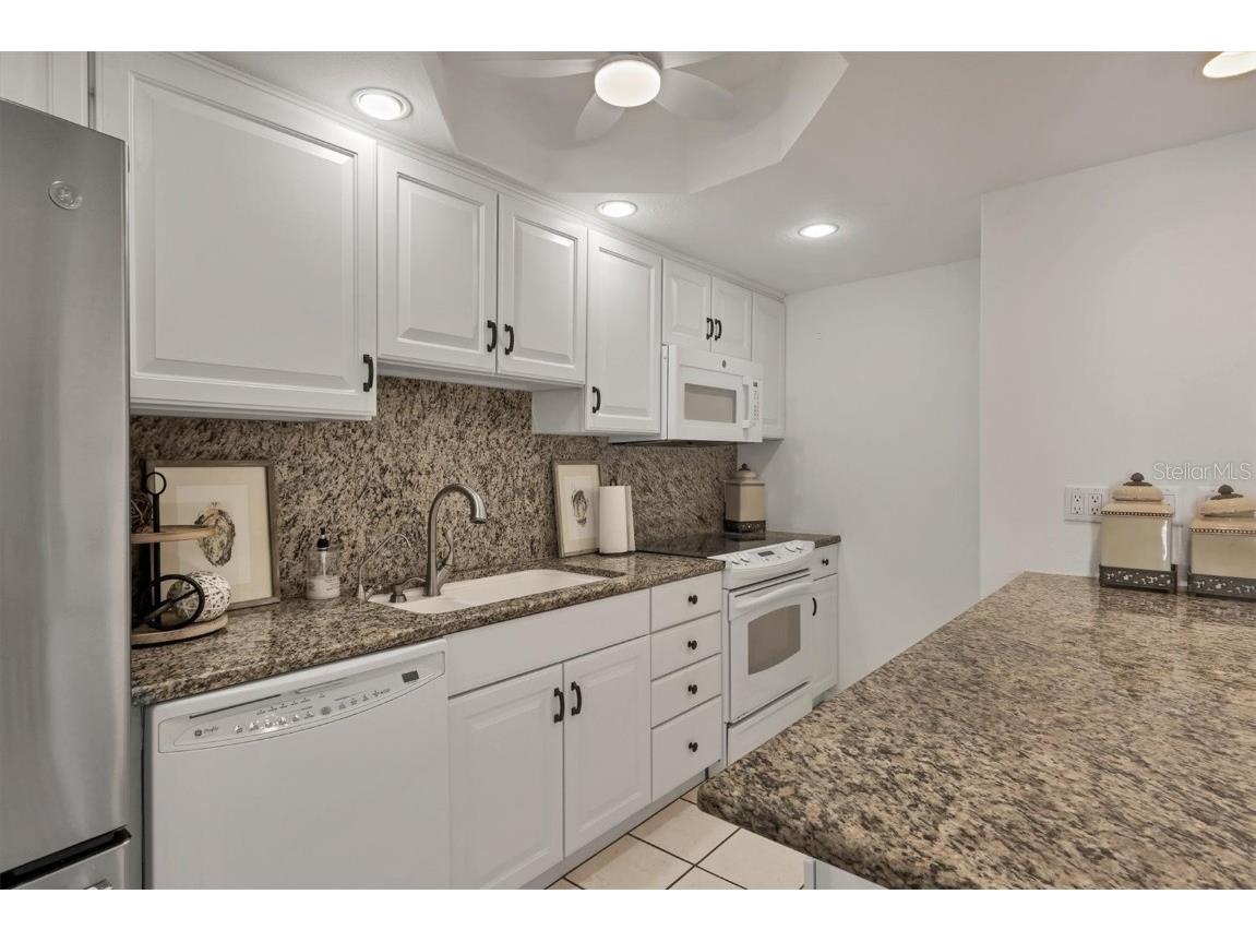 1212 Benjamin Franklin Drive #1003 Sarasota FL 34236 A4673071 image12