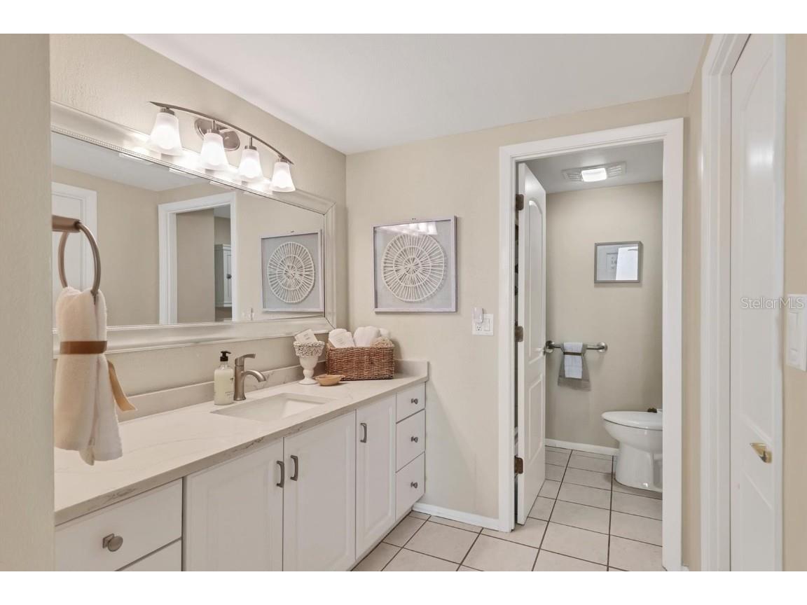 1212 Benjamin Franklin Drive #1003 Sarasota FL 34236 A4673071 image21