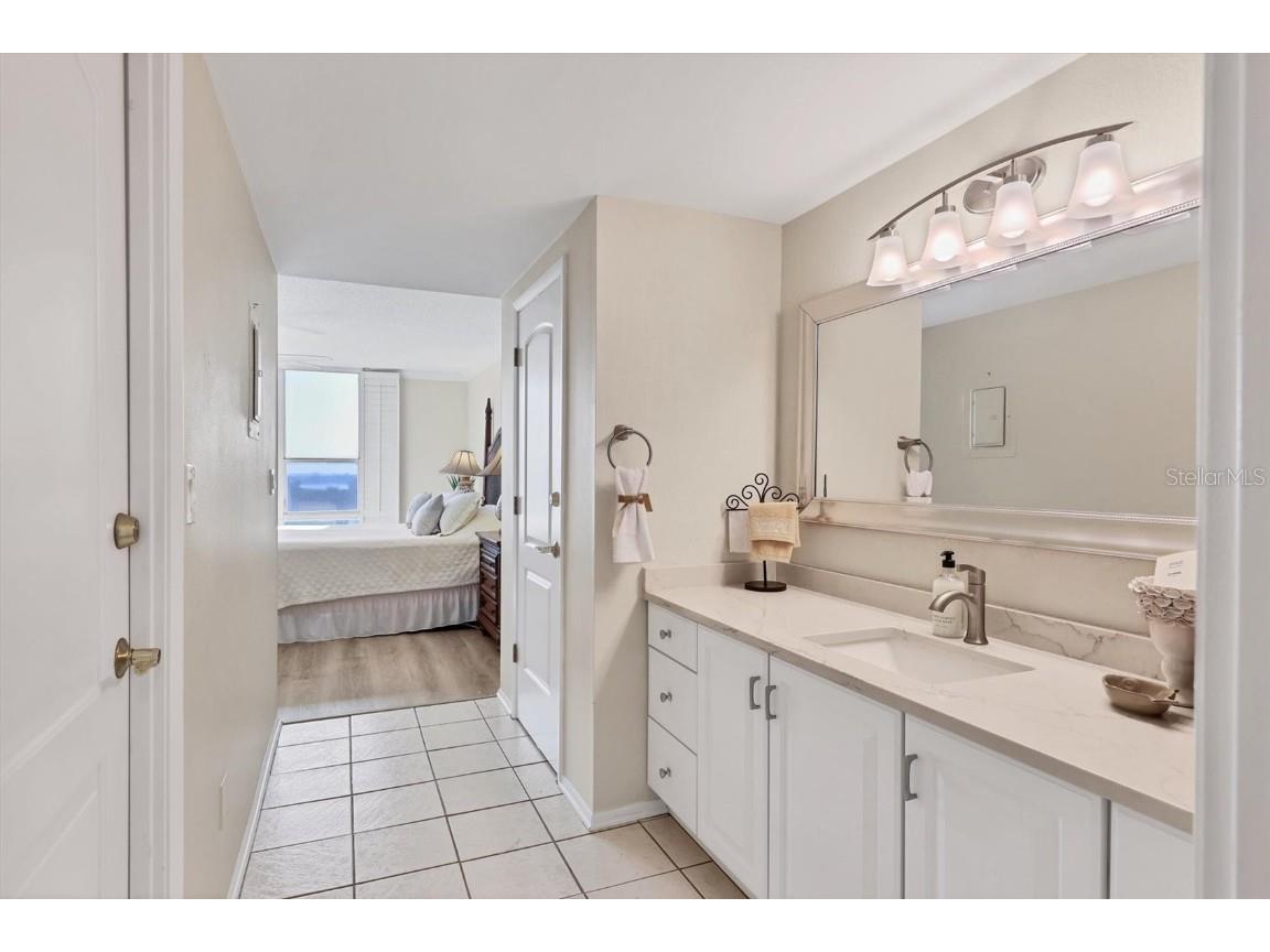 1212 Benjamin Franklin Drive #1003 Sarasota FL 34236 A4673071 image22