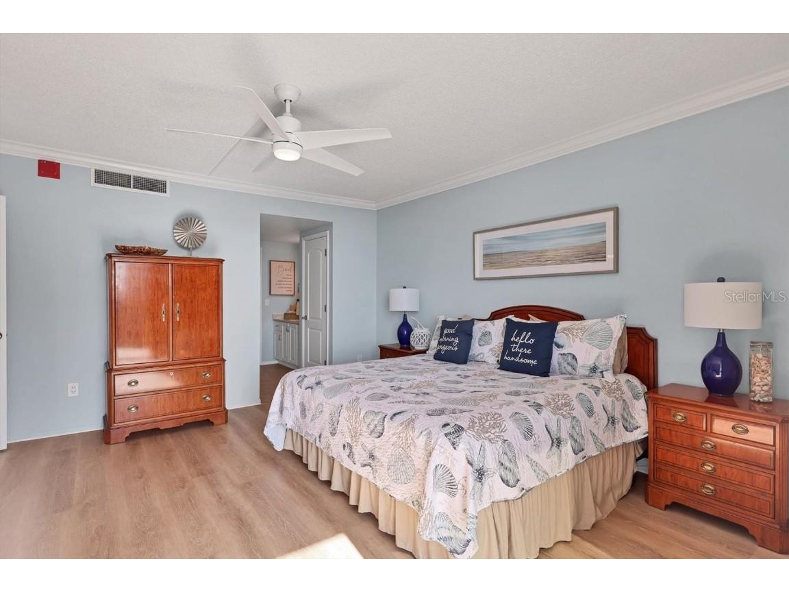 1212 Benjamin Franklin Drive #1003 Sarasota FL 34236 A4673071 image24