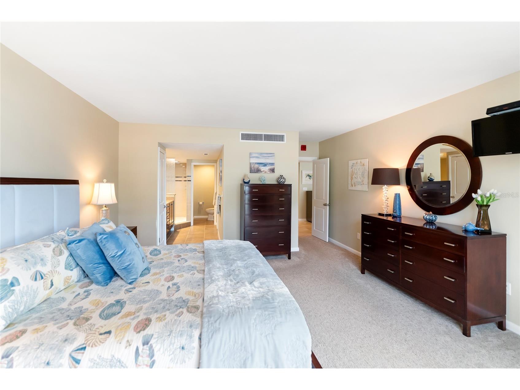 1212 Benjamin Franklin Drive #206 Sarasota FL 34236 A4674893 image31