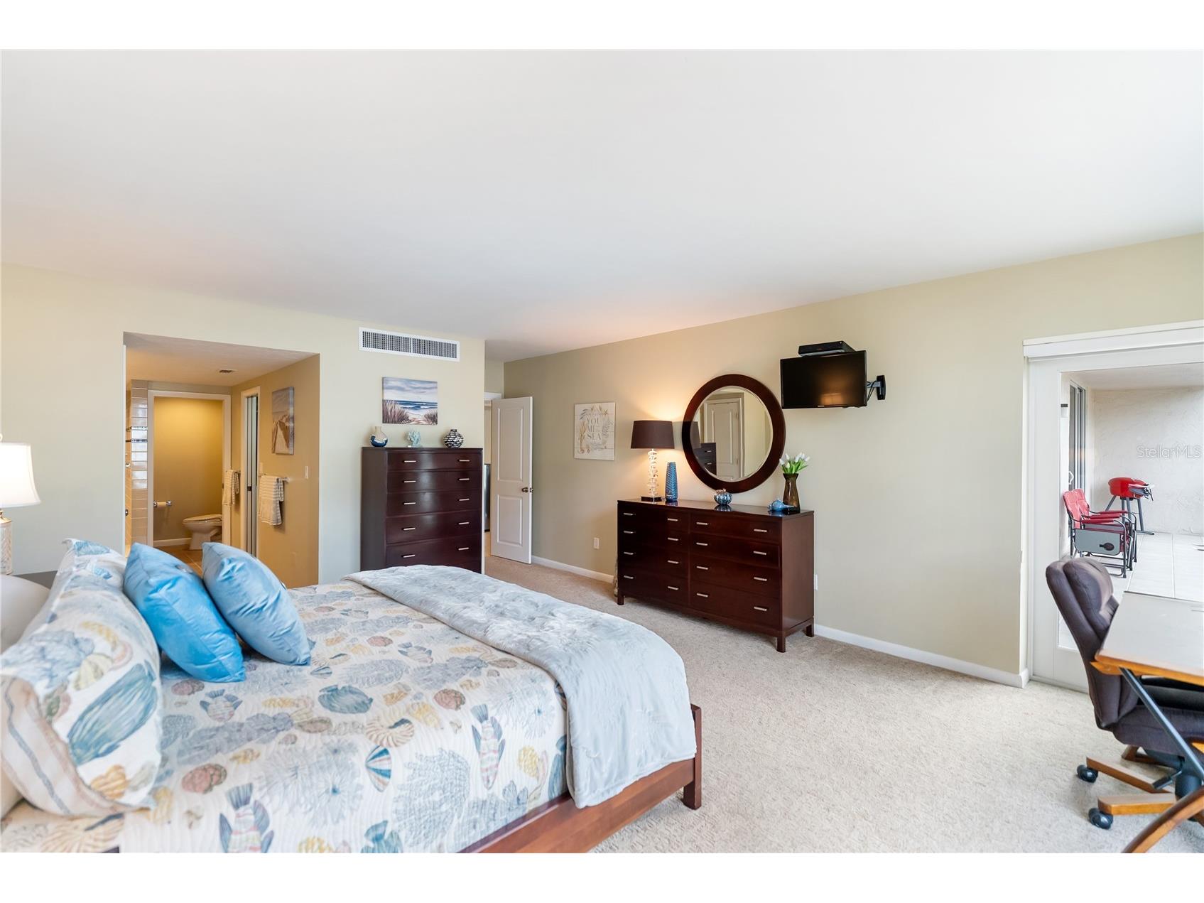 1212 Benjamin Franklin Drive #206 Sarasota FL 34236 A4674893 image32