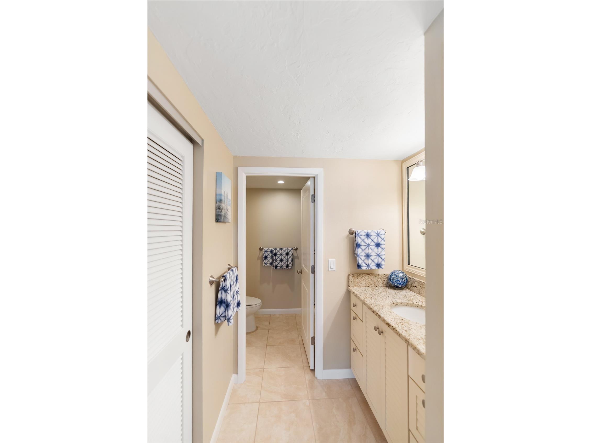 1212 Benjamin Franklin Drive #206 Sarasota FL 34236 A4674893 image34