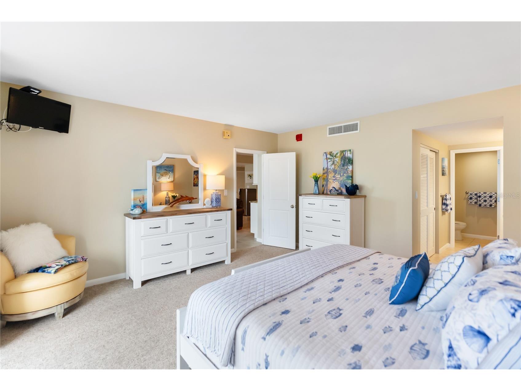 1212 Benjamin Franklin Drive #206 Sarasota FL 34236 A4674893 image38