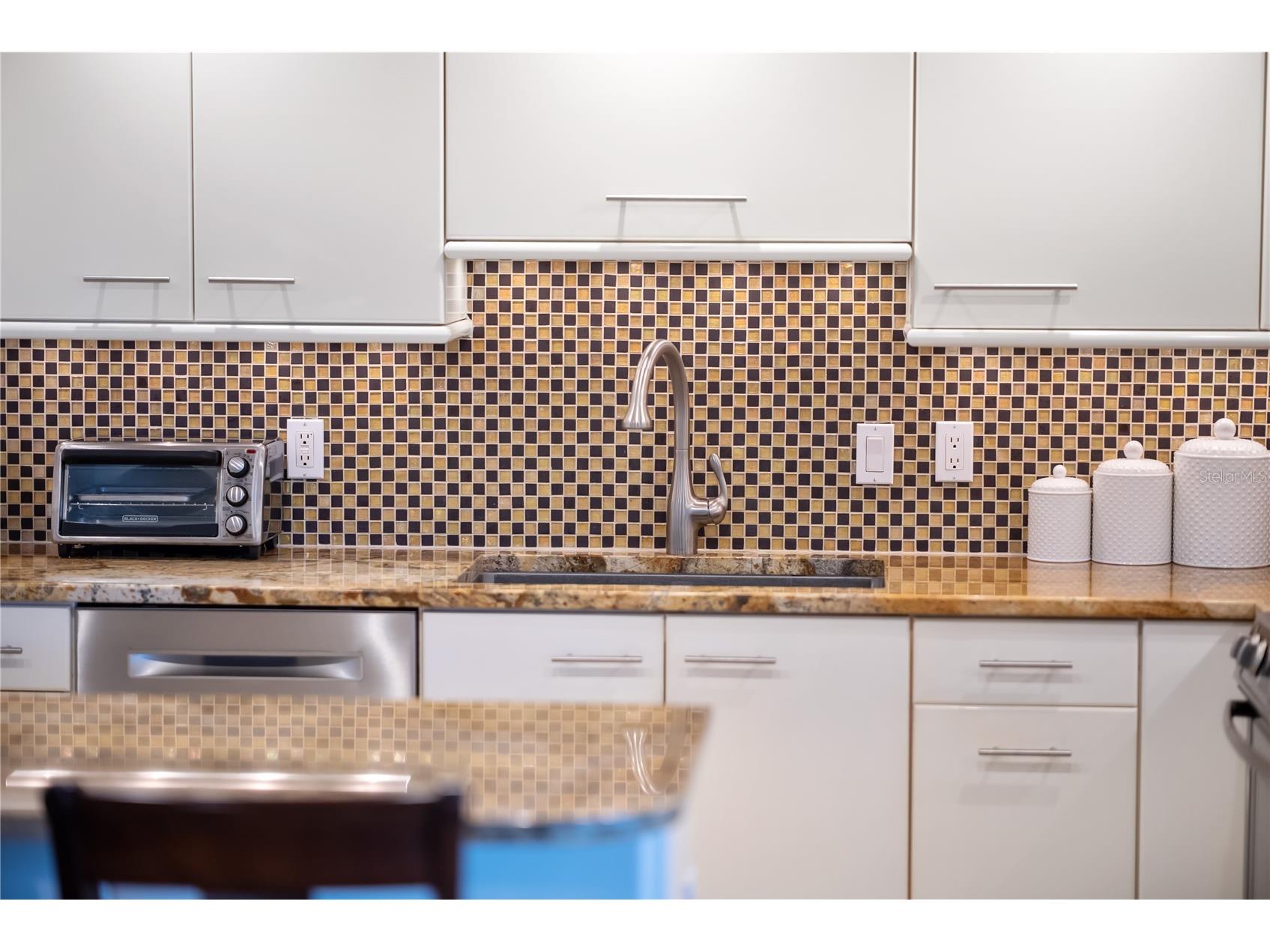 1212 Benjamin Franklin Drive #206 Sarasota FL 34236 A4674893 image46