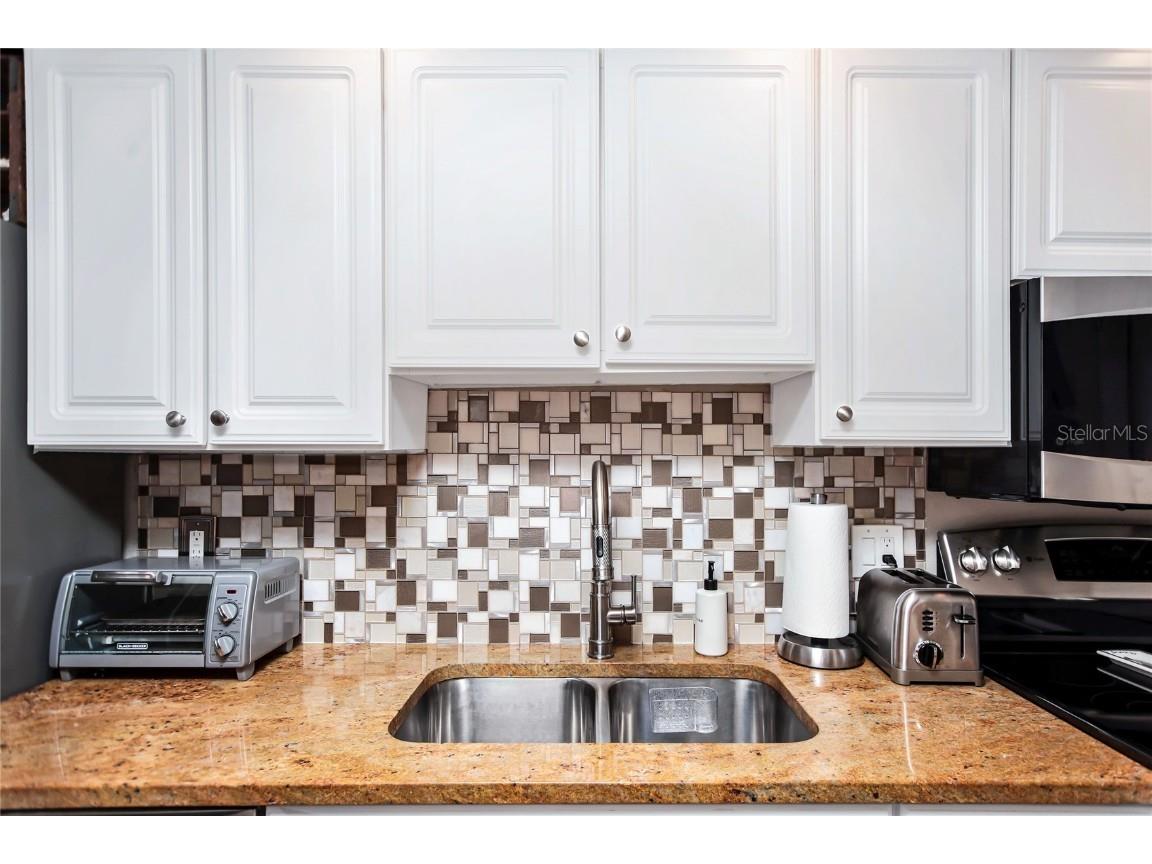 1212 Benjamin Franklin Drive #303 Sarasota FL 34236 O6113556 image13