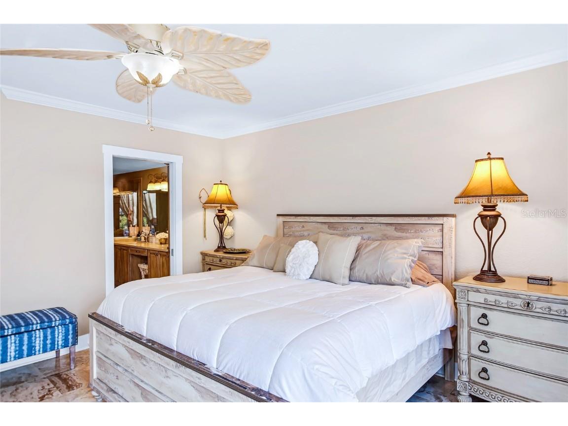 1212 Benjamin Franklin Drive #303 Sarasota FL 34236 O6113556 image18