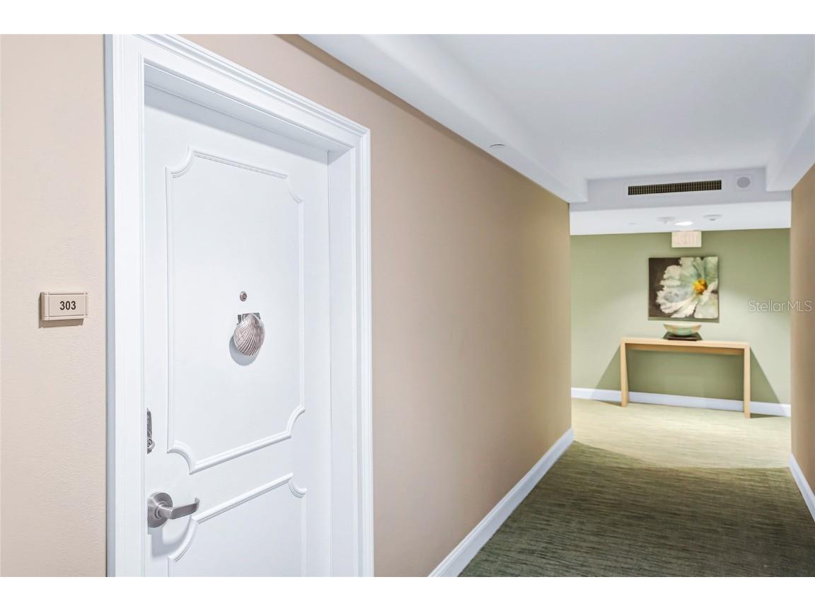 1212 Benjamin Franklin Drive #303 Sarasota FL 34236 O6113556 image2