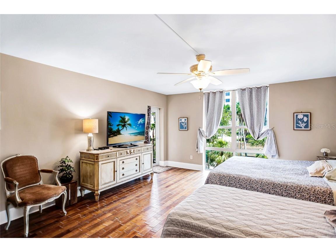 1212 Benjamin Franklin Drive #303 Sarasota FL 34236 O6113556 image5