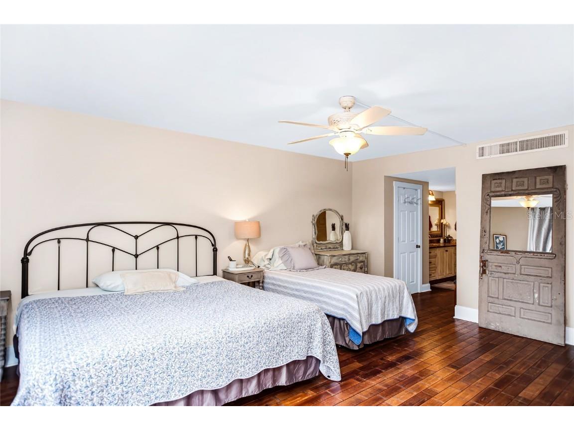 1212 Benjamin Franklin Drive #303 Sarasota FL 34236 O6113556 image6