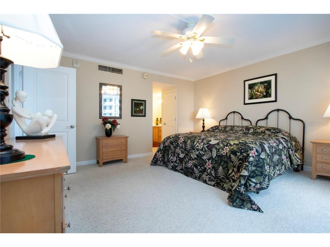 1212 Benjamin Franklin Drive #607 Sarasota FL 34236 A4673049 image28