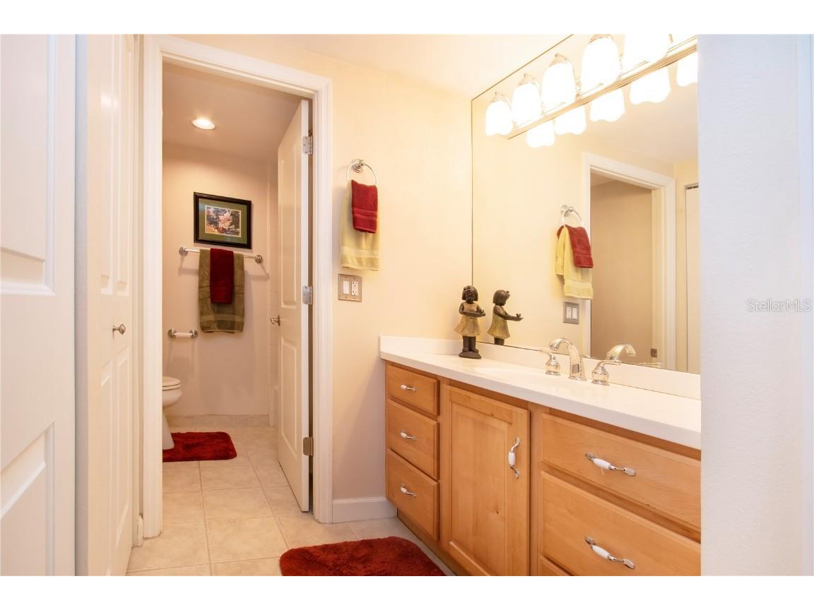 1212 Benjamin Franklin Drive #607 Sarasota FL 34236 A4673049 image31