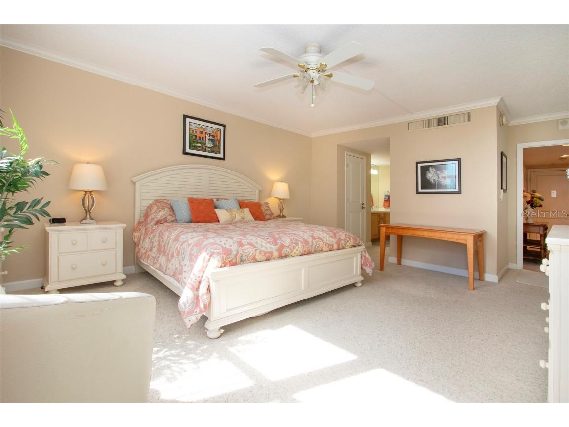 1212 Benjamin Franklin Drive #607 Sarasota FL 34236 A4673049 image37