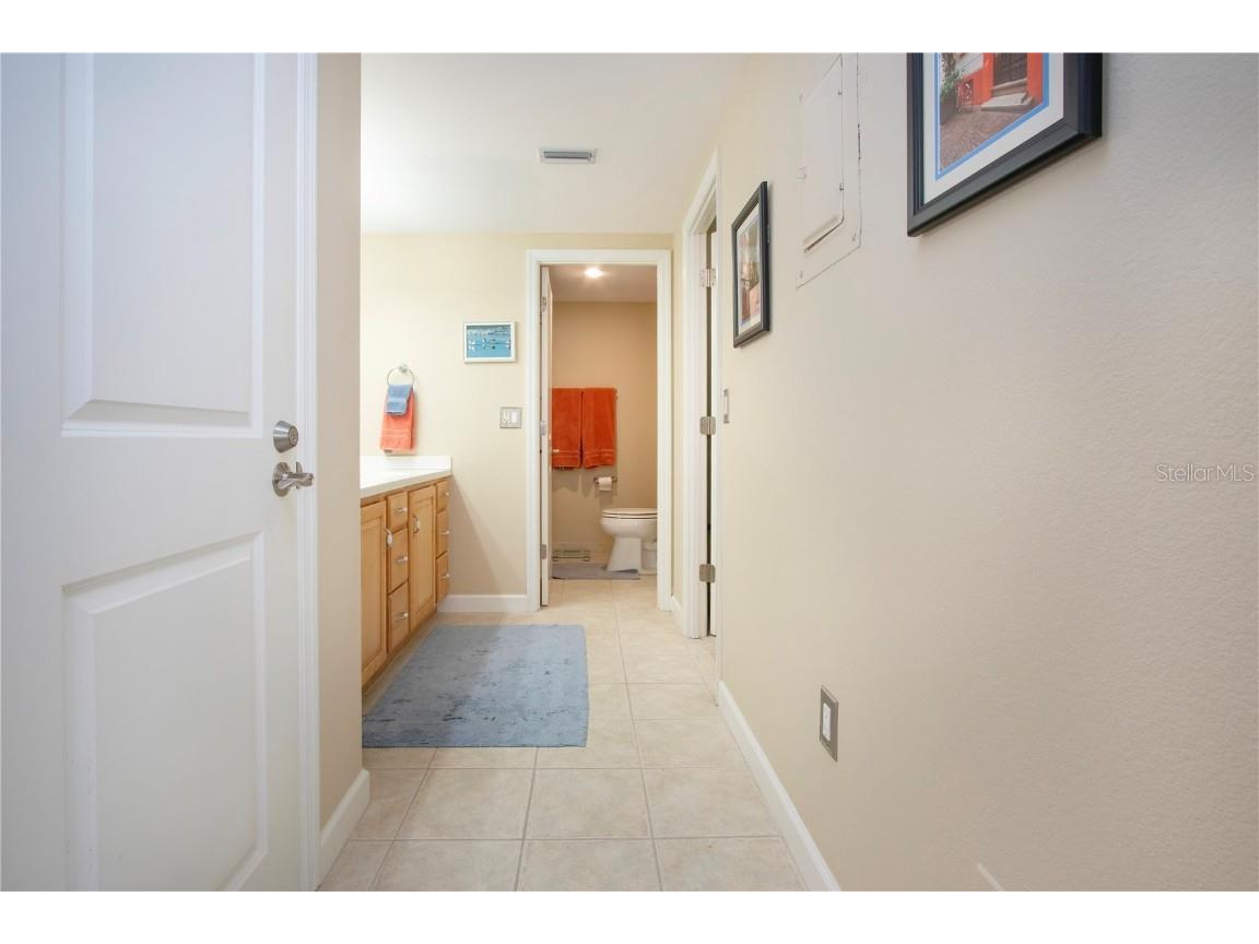 1212 Benjamin Franklin Drive #607 Sarasota FL 34236 A4673049 image39