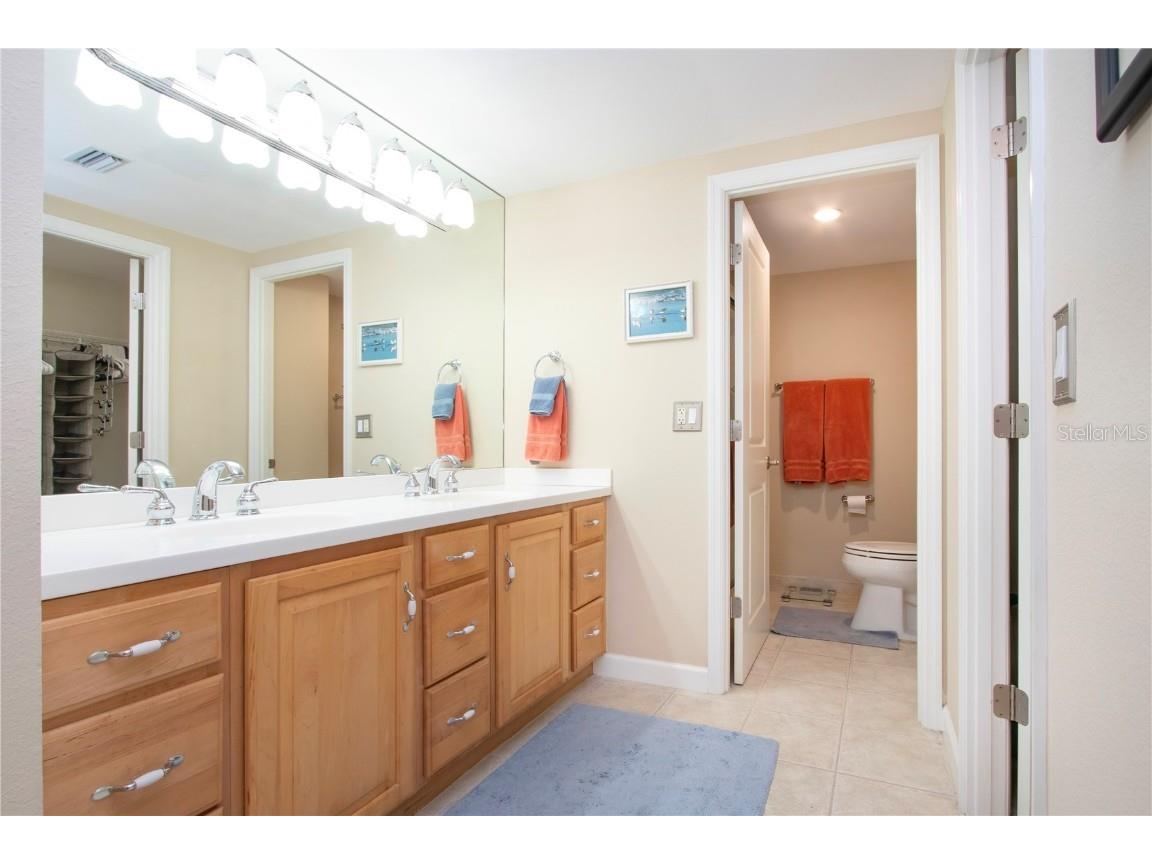 1212 Benjamin Franklin Drive #607 Sarasota FL 34236 A4673049 image40