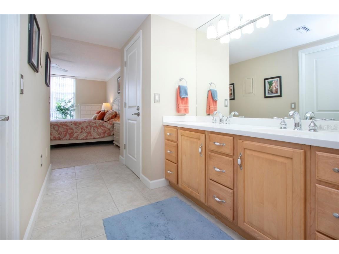 1212 Benjamin Franklin Drive #607 Sarasota FL 34236 A4673049 image42