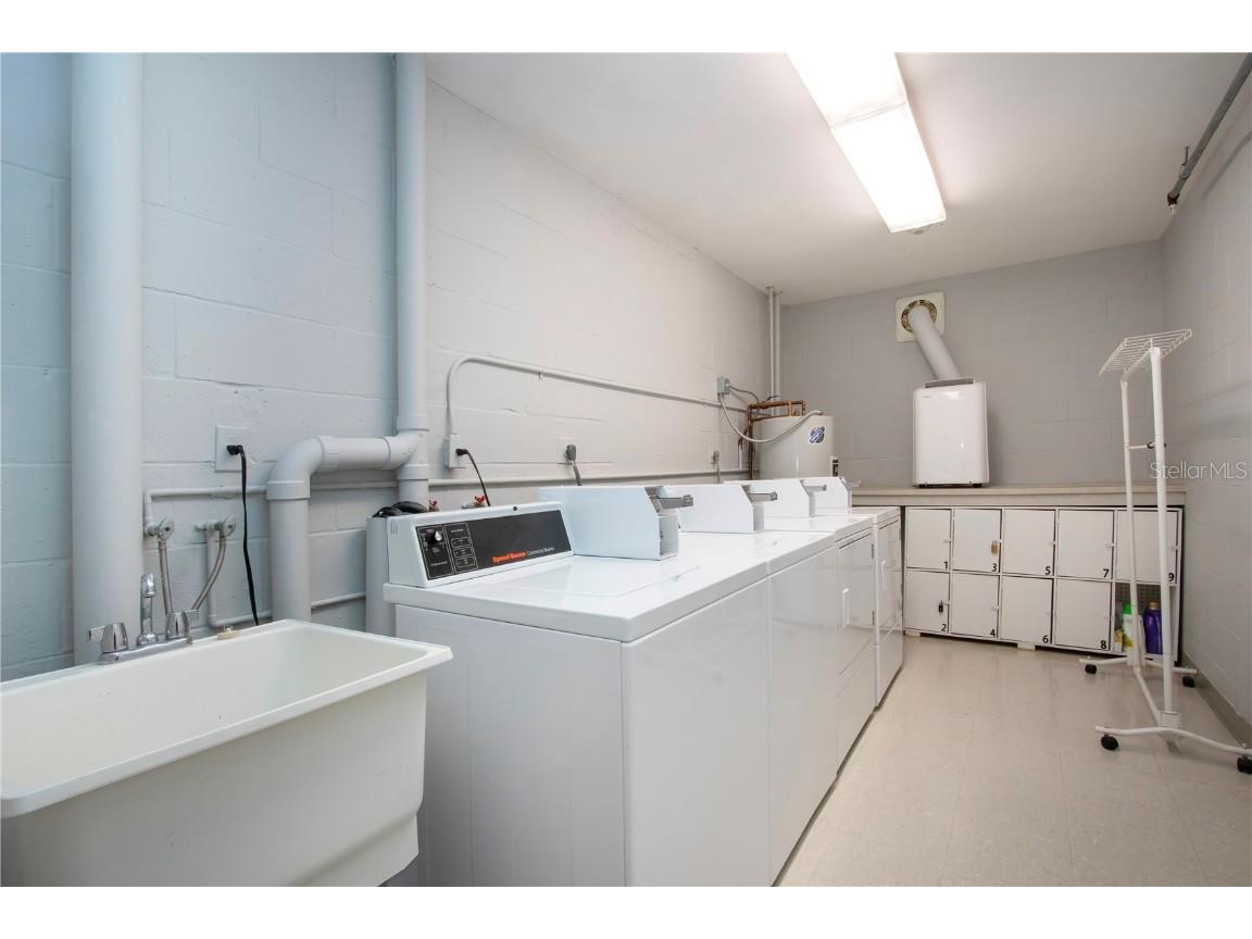 1212 Benjamin Franklin Drive #607 Sarasota FL 34236 A4673049 image44