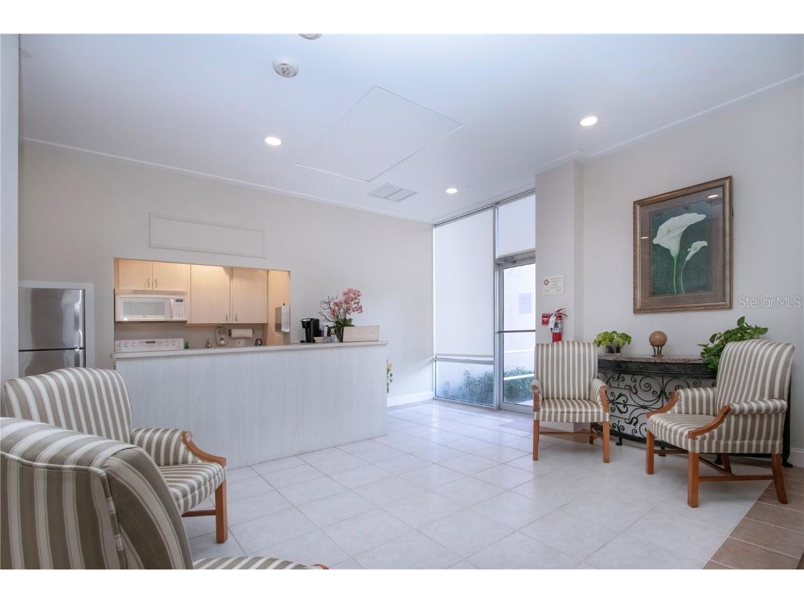 1212 Benjamin Franklin Drive #607 Sarasota FL 34236 A4673049 image58