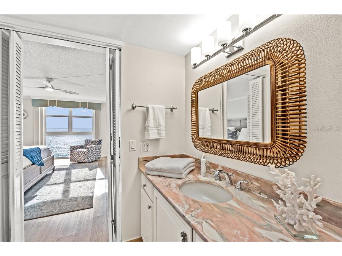 1212 Benjamin Franklin Drive #701 Sarasota FL 34236 A4674526 image10