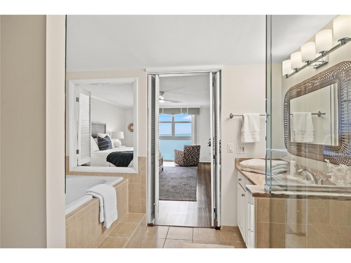 1212 Benjamin Franklin Drive #701 Sarasota FL 34236 A4674526 image11