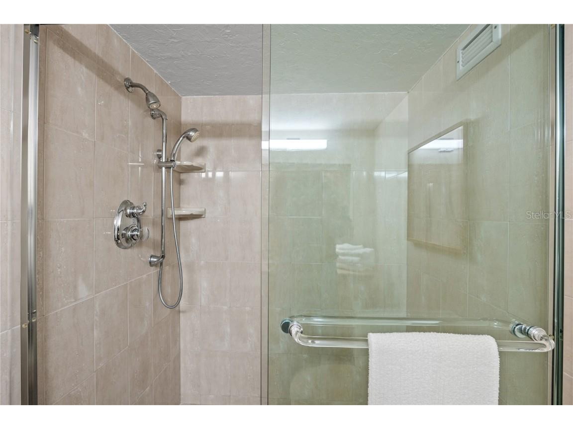 1212 Benjamin Franklin Drive #701 Sarasota FL 34236 A4674526 image26