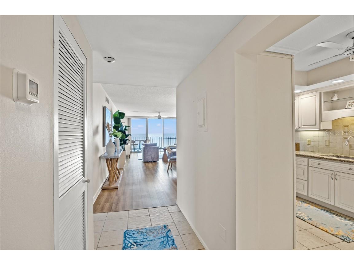 1212 Benjamin Franklin Drive #701 Sarasota FL 34236 A4674526 image3