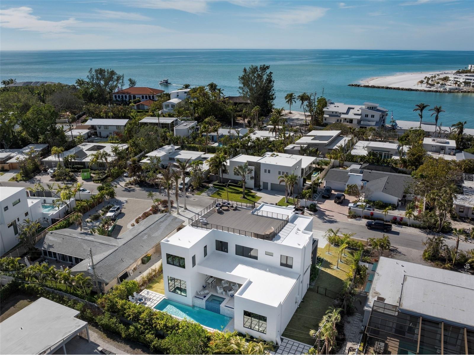 1212 Center Place Sarasota FL 34236 - LIDO SHORES PRIVATE BEACH A4676921 image1