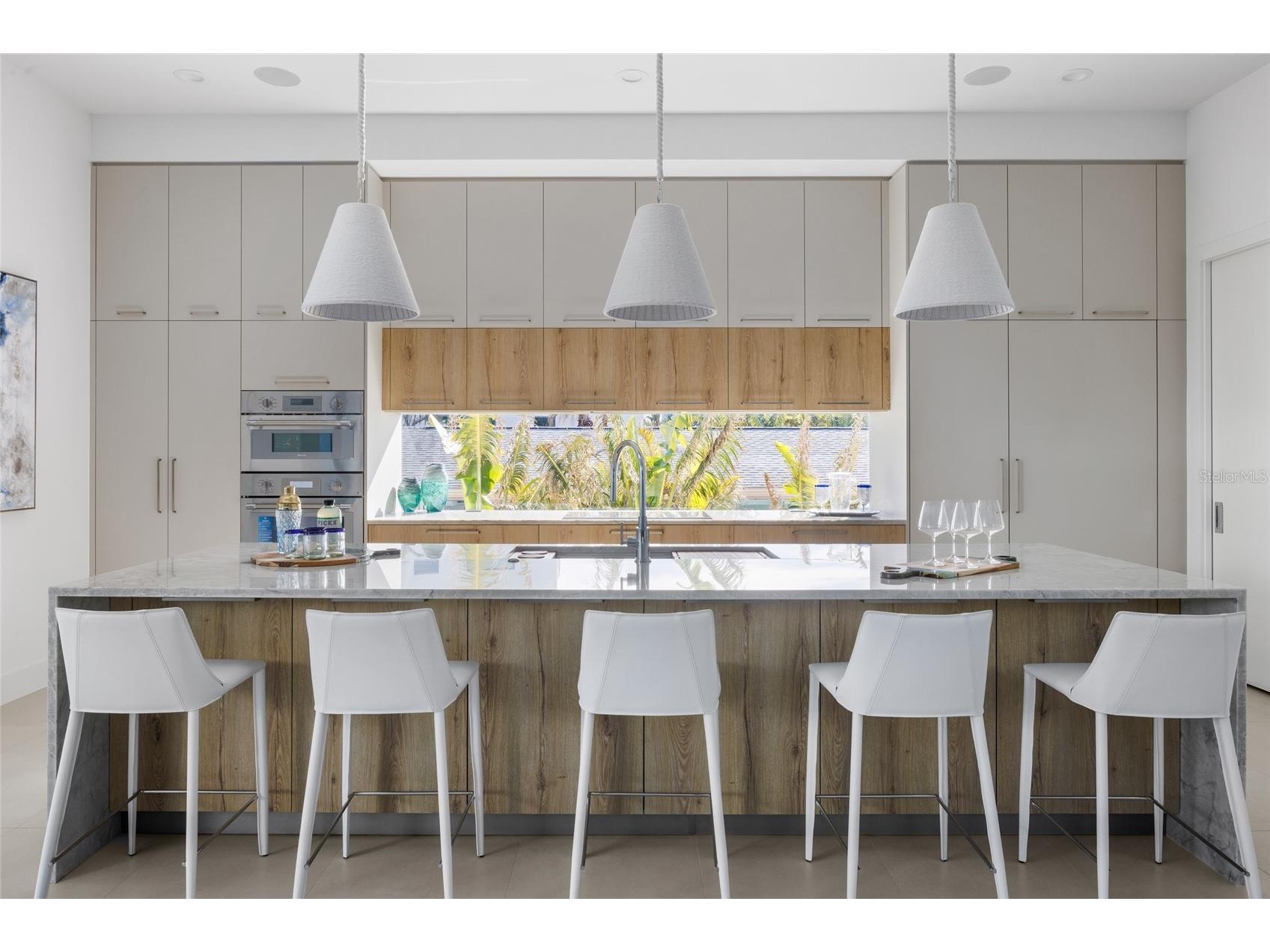 1212 Center Place Sarasota FL 34236 - LIDO SHORES PRIVATE BEACH A4676921 image10