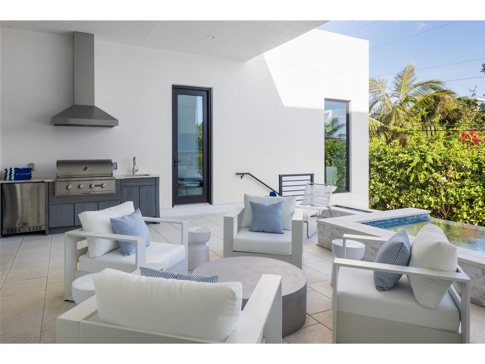 1212 Center Place Sarasota FL 34236 - LIDO SHORES PRIVATE BEACH A4676921 image37