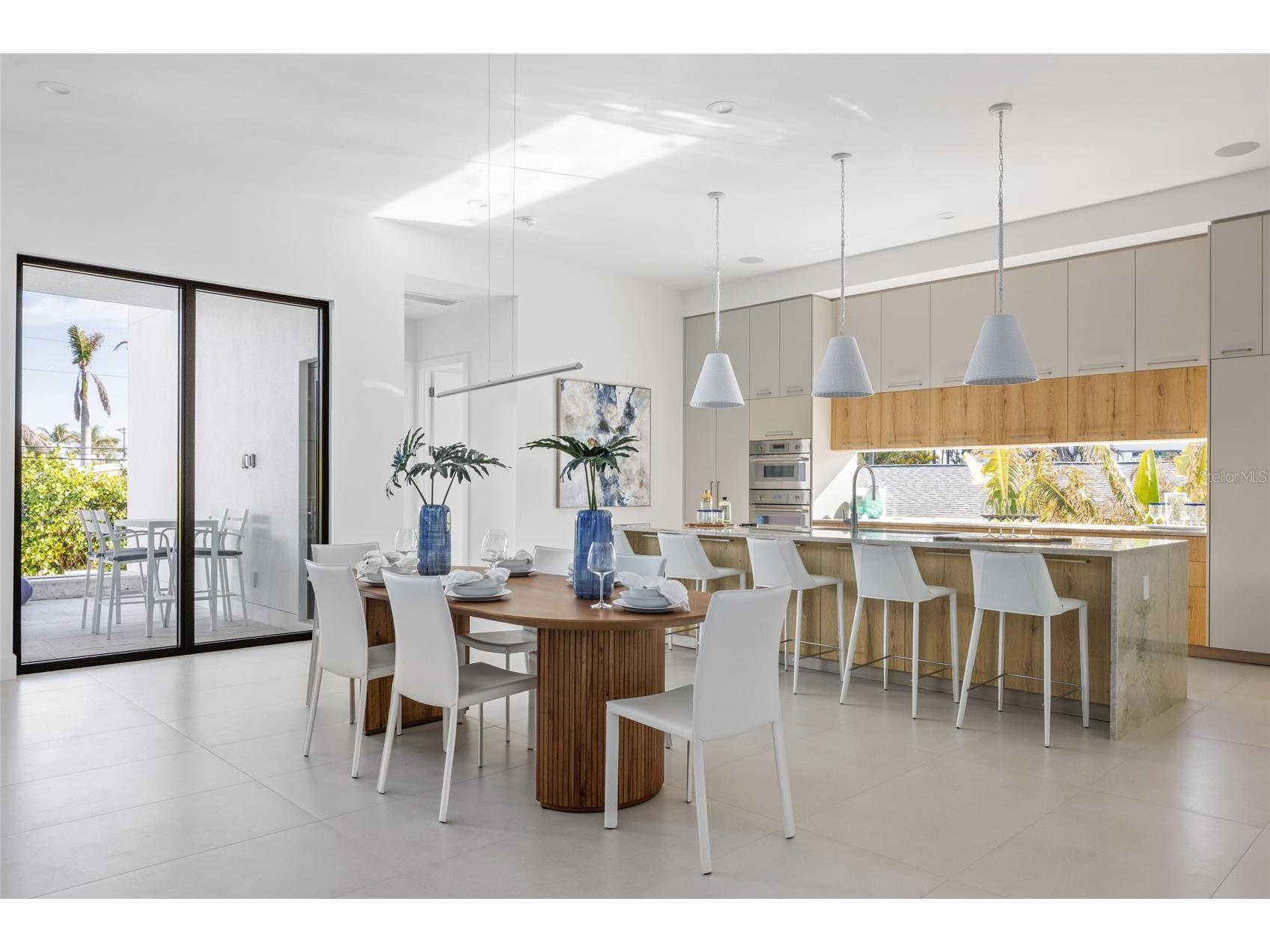 1212 Center Place Sarasota FL 34236 - LIDO SHORES PRIVATE BEACH A4676921 image4