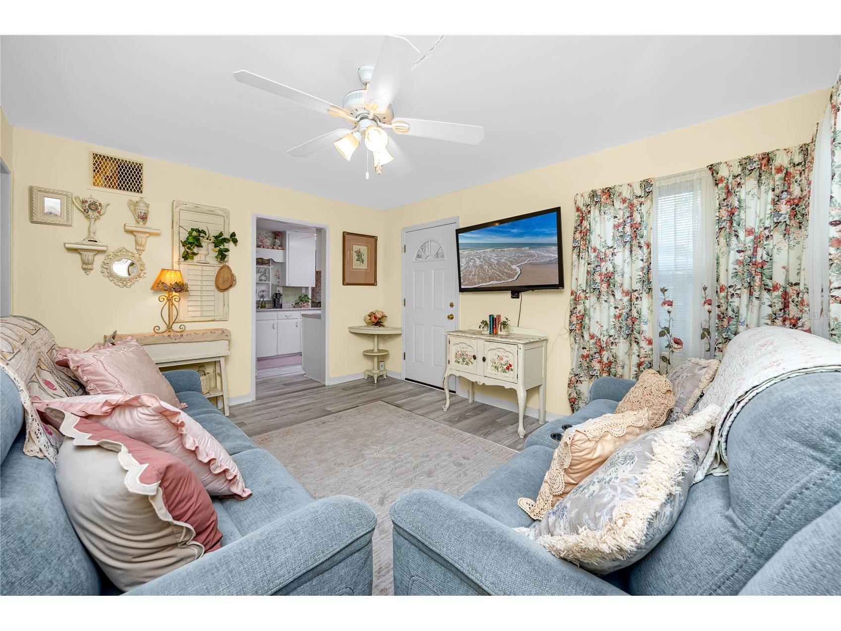 1212 Hull Street S Gulfport FL 33707 TB8526576 image9