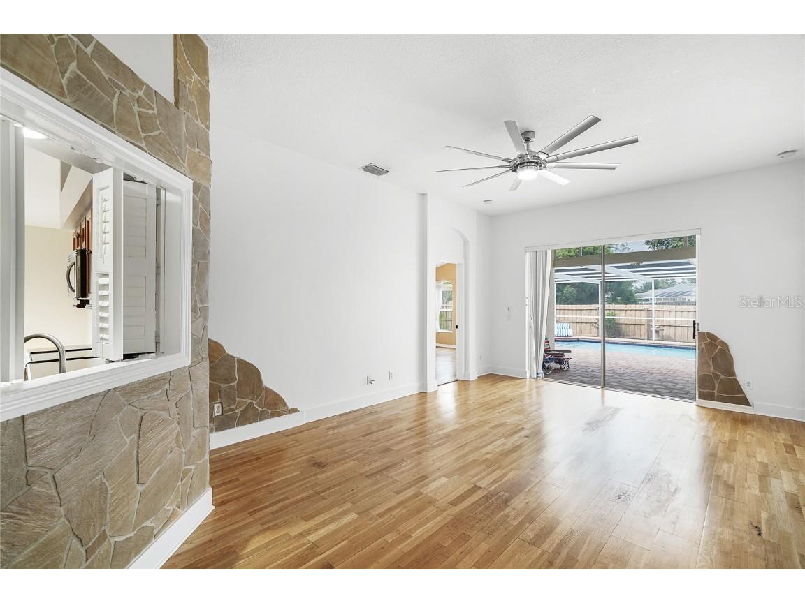 1212 Lake Shore Ranch Drive Seffner FL 33584 A4668178 image11