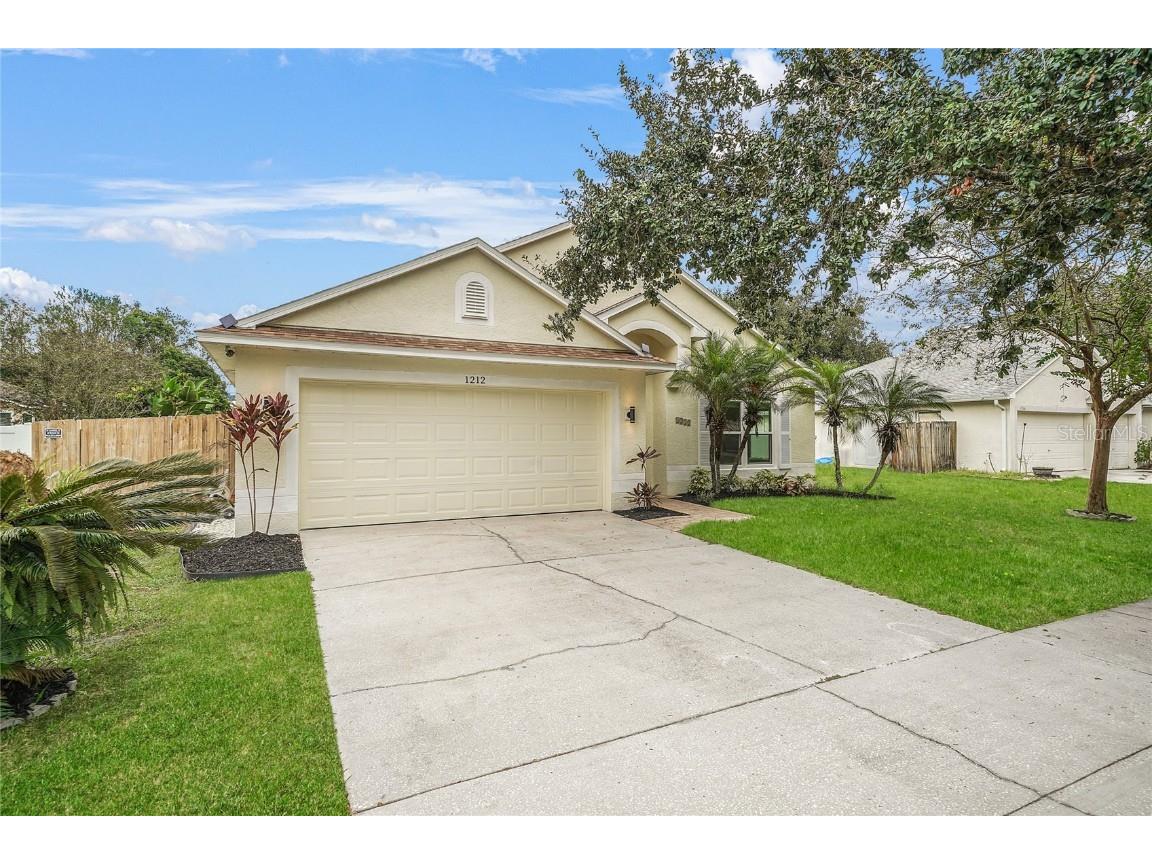 1212 Lake Shore Ranch Drive Seffner FL 33584 A4668178 image3