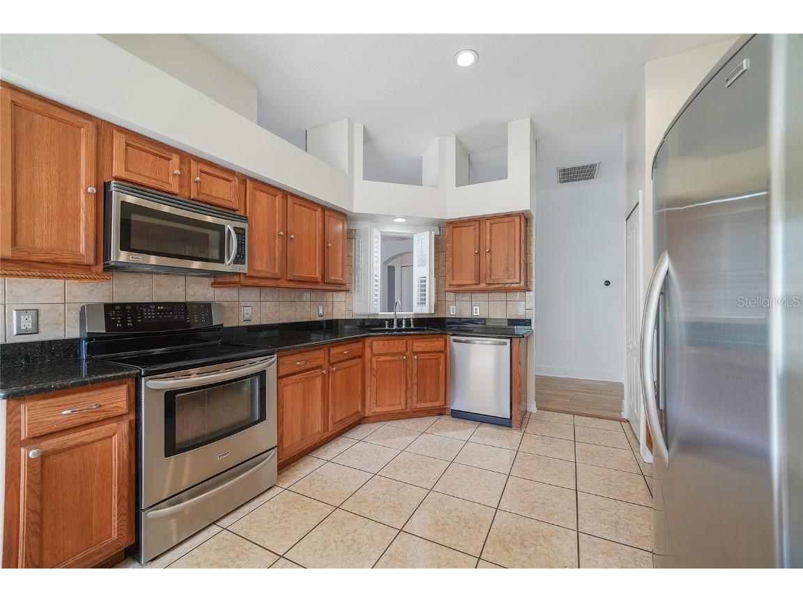 1212 Lake Shore Ranch Drive Seffner FL 33584 A4668178 image8