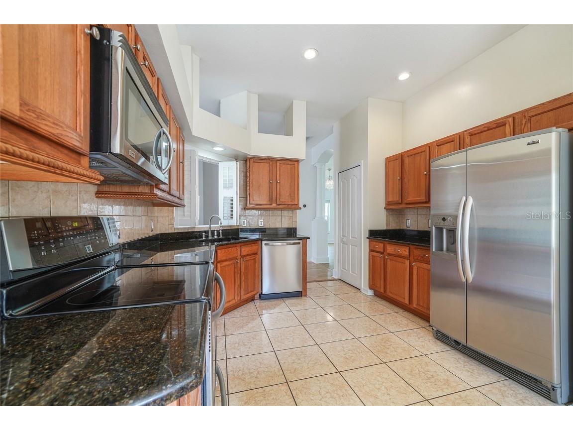 1212 Lake Shore Ranch Drive Seffner FL 33584 A4668178 image9