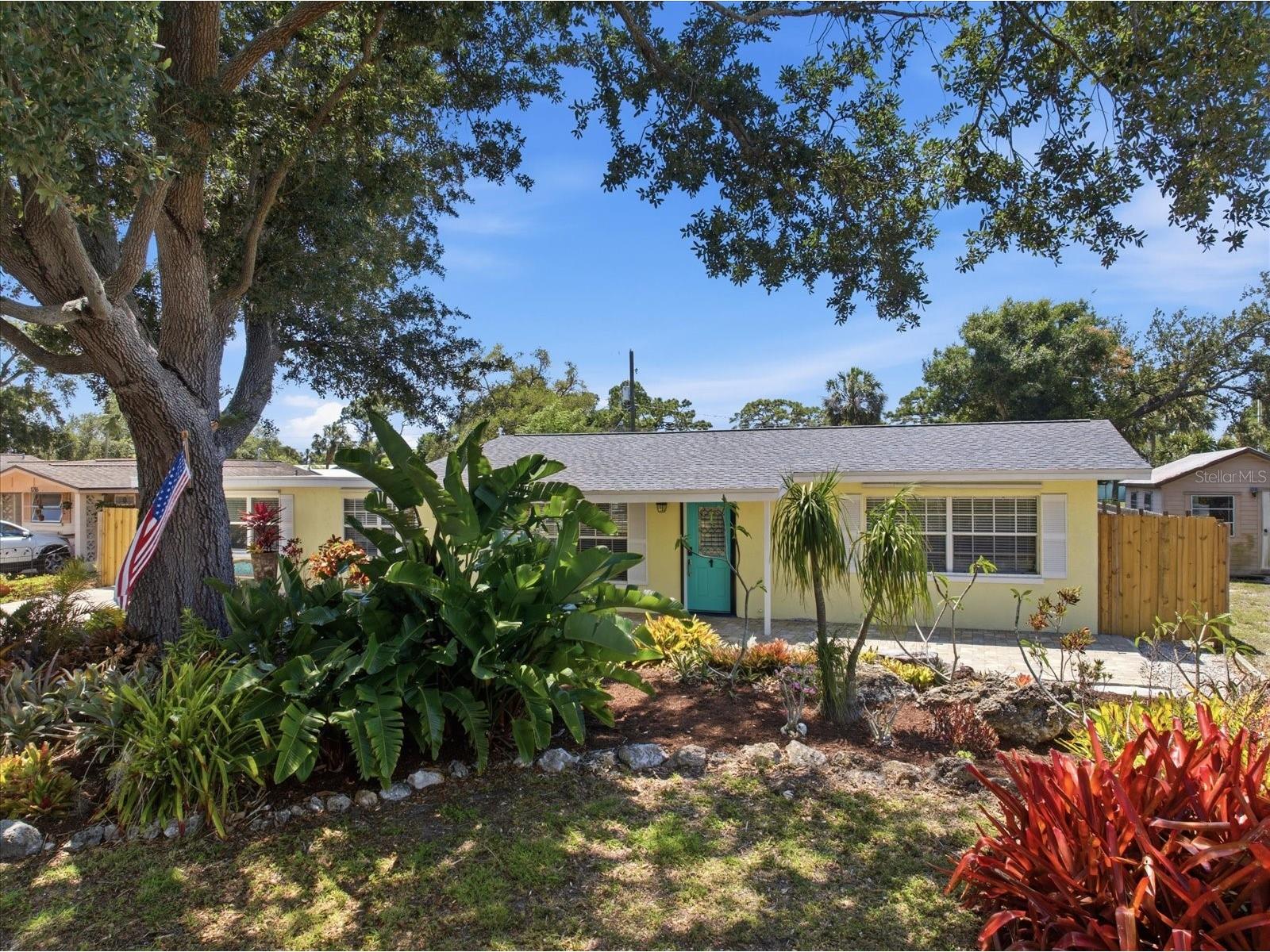 1212 Pineland Avenue Venice FL 34285 N6144041 image1