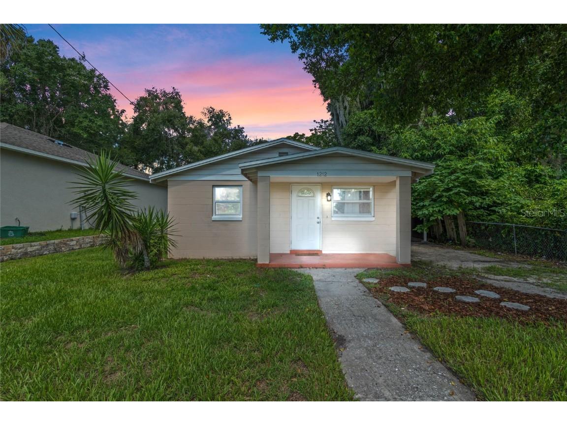 1212 S Thompson Avenue Deland FL 32720 V4937076 image1