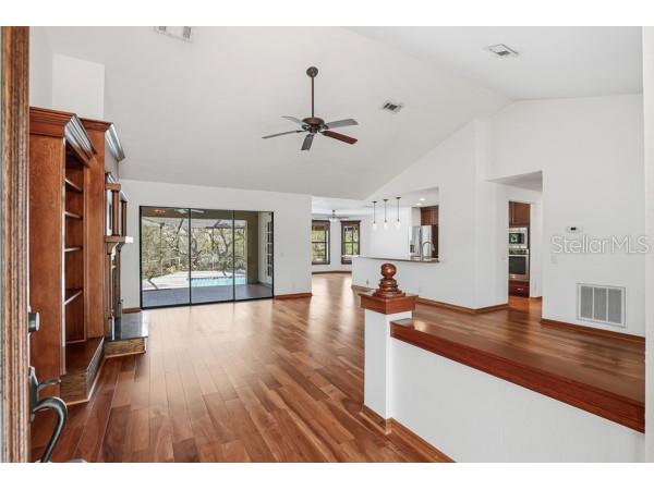 1212 Weybridge Lane Dunedin FL 34698 TB8491733 image11